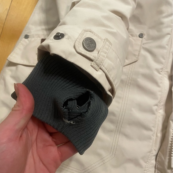Women’s Columbia winter coat - Picture 6 of 7
